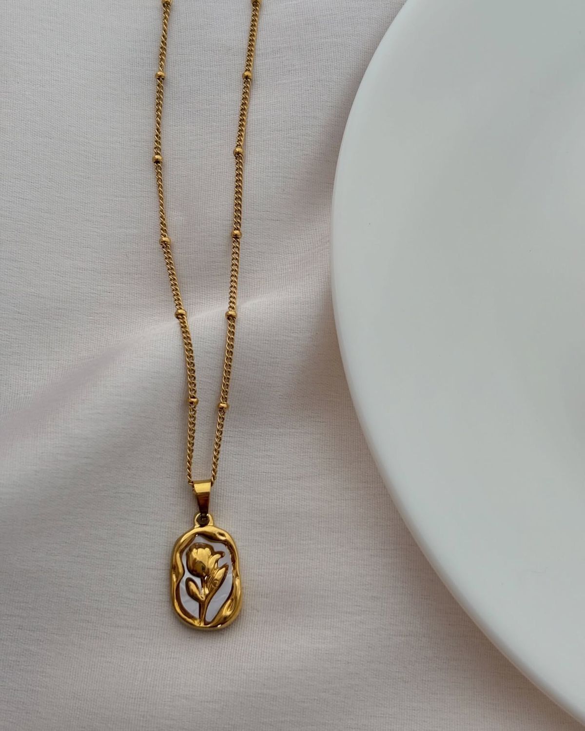 Rose White Shell Pendant Necklace