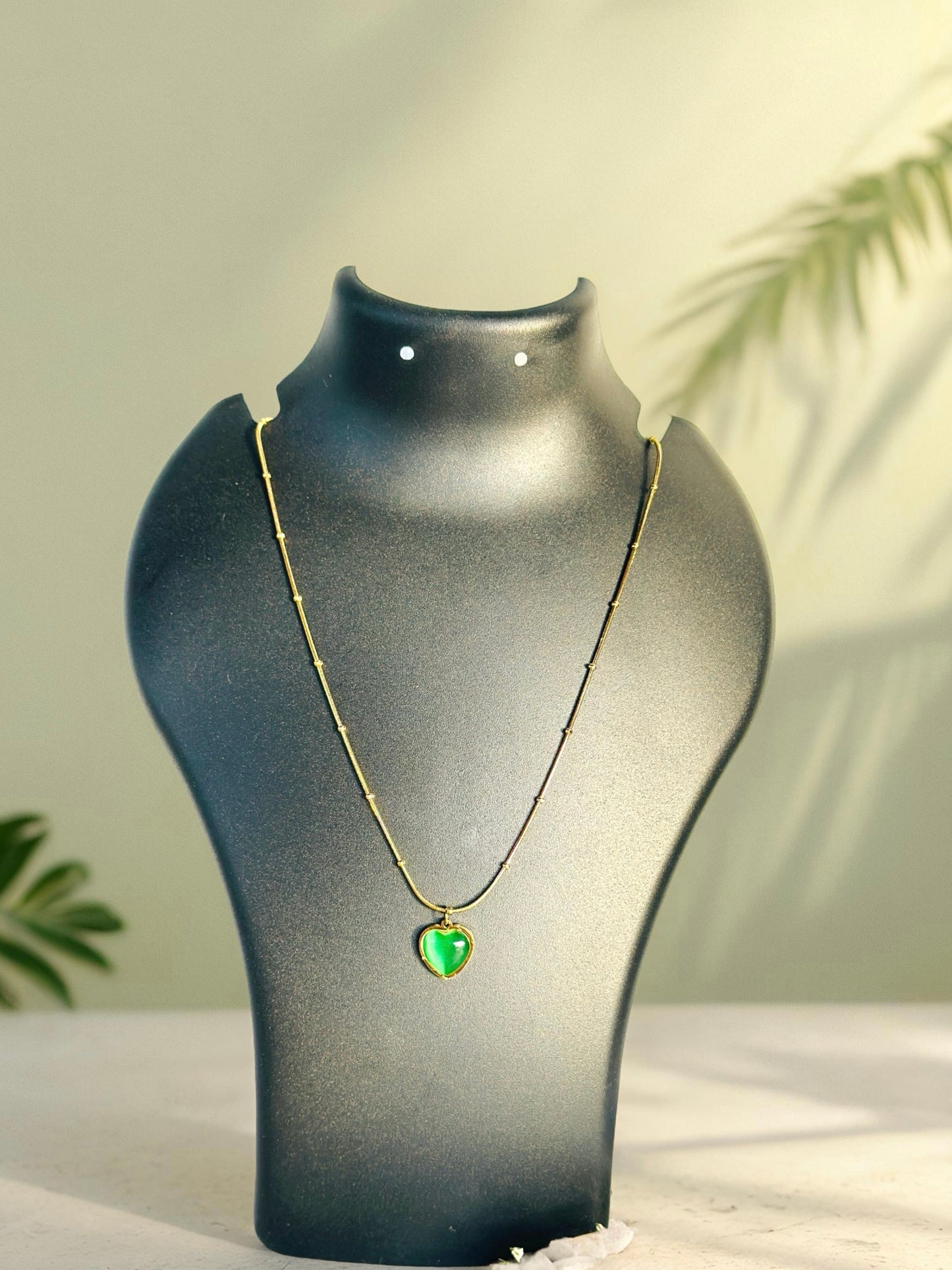 Heart Green a stone Necklace